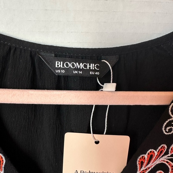 NWT BloomChic Floral Embroidered Blouse - Picture 8 of 8